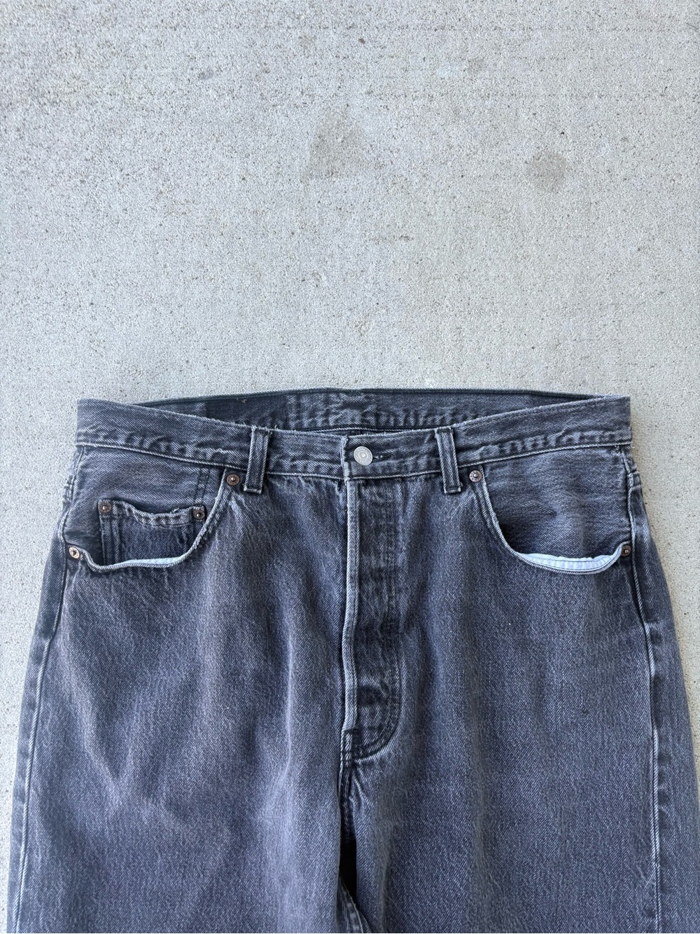 Vintage 90s 1995 Levi’s 501 xx Faded Black Charcoal Jeans 36x33 - Picture 4 of 10